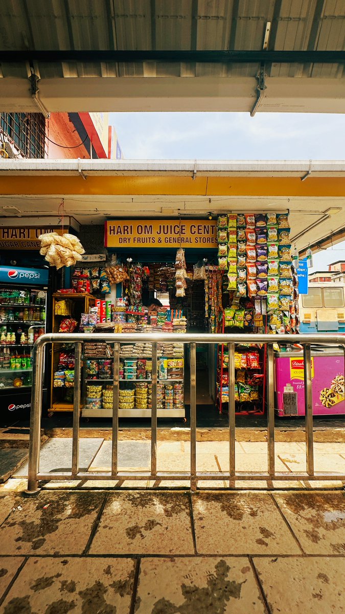 Gomantak_Times's tweet image. Instead of whiling your time away waiting for the next bus, why not look out for these stores at the KTCL bus stand?

#goa #KTCL #Panjim #busstand #thingstodoaroundPanjim 

READ MORE: gomantaktimes.com/ampstories/web…