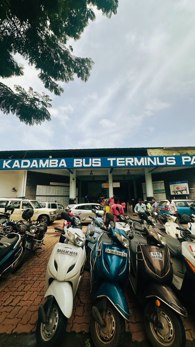 Gomantak_Times's tweet image. Instead of whiling your time away waiting for the next bus, why not look out for these stores at the KTCL bus stand?

#goa #KTCL #Panjim #busstand #thingstodoaroundPanjim 

READ MORE: gomantaktimes.com/ampstories/web…