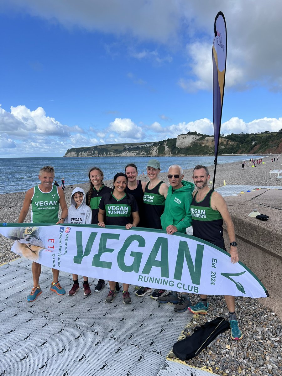 Lovely to welcome a group from Vegan Runners today. Also thanks to our pacers and all the wonderful volunteers. #seaton #loveparkrun