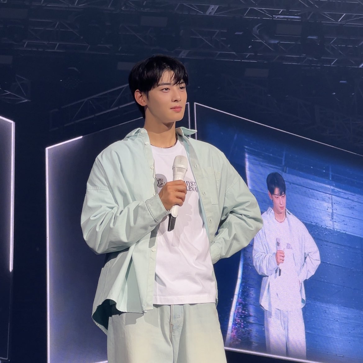 formyew's tweet photo. 진짜 왕자님이라고 은우님🥲🥲 https://t.co/JF4QrRveqU