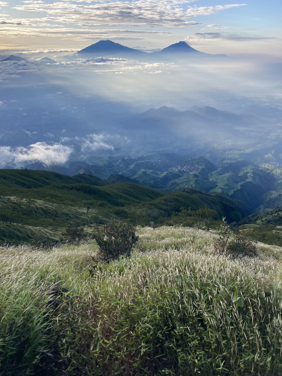 YudhaMbex's tweet photo. Gunung Sumbing https://t.co/R8OtCvhWZD