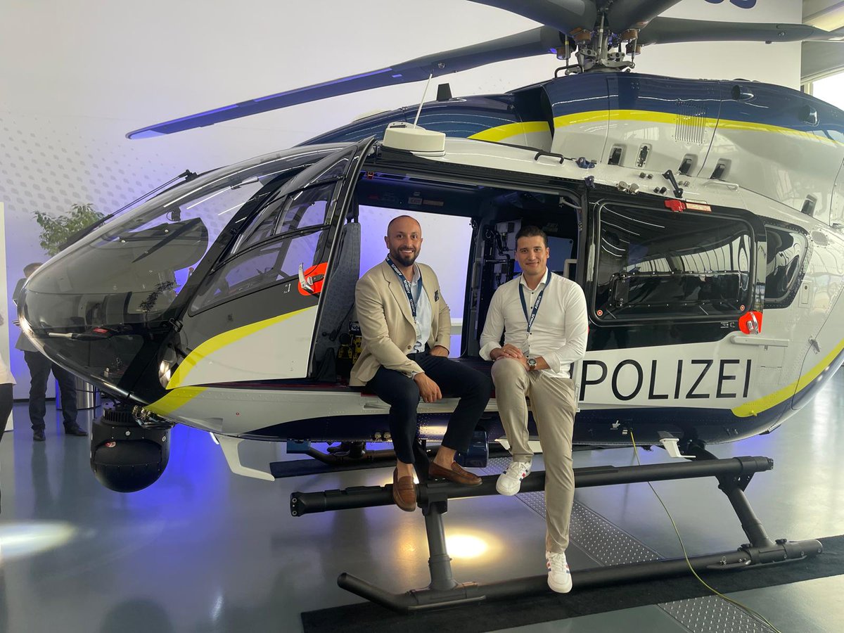 MislavIlic's tweet photo. Mit dem #AKPOL der @CSU bei #Airbus in Donauwörth zu Besuch gewesen. In Zusammenarbeit mit dem #StMI kommt auch der neue #Polizei|hubschrauber in 2 Wochen zur #bayerischen Polizei. 
Bayern machts vor...der rest nach!
Andere Bundesländer stehen bereits Schlange!🚁

#madeinbavaria https://t.co/AxhF2lyTM0