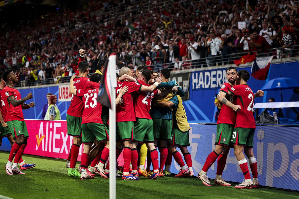 Stop attacking João Felix for a loss of an entire team.

We support our team, no matter what. ❤️🇵🇹