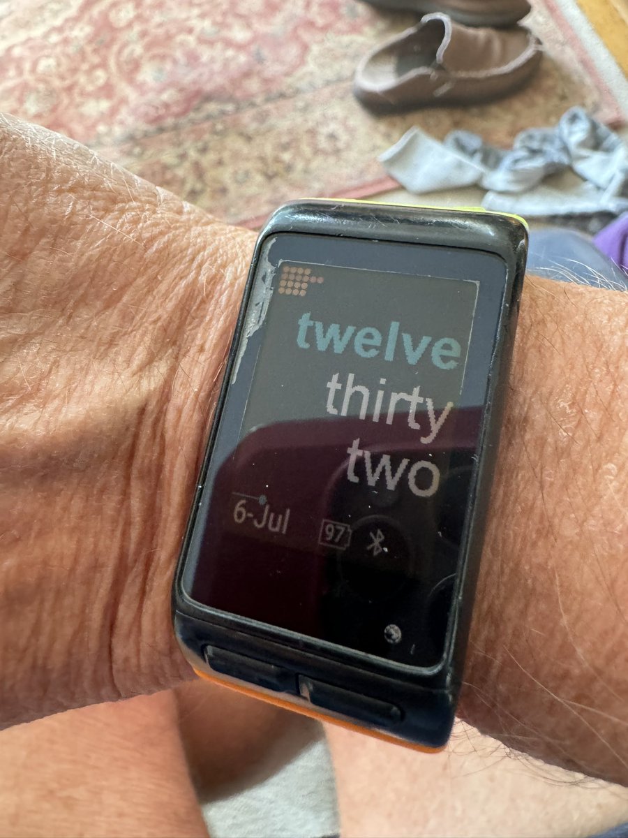 nickflynn's tweet photo. You can’t keep a good #garmin down … after dying on Christmas Day, it has revived after 6 months and is ready for active service again @GarminUK @Garmin https://t.co/Ph0uzQ0Iiw