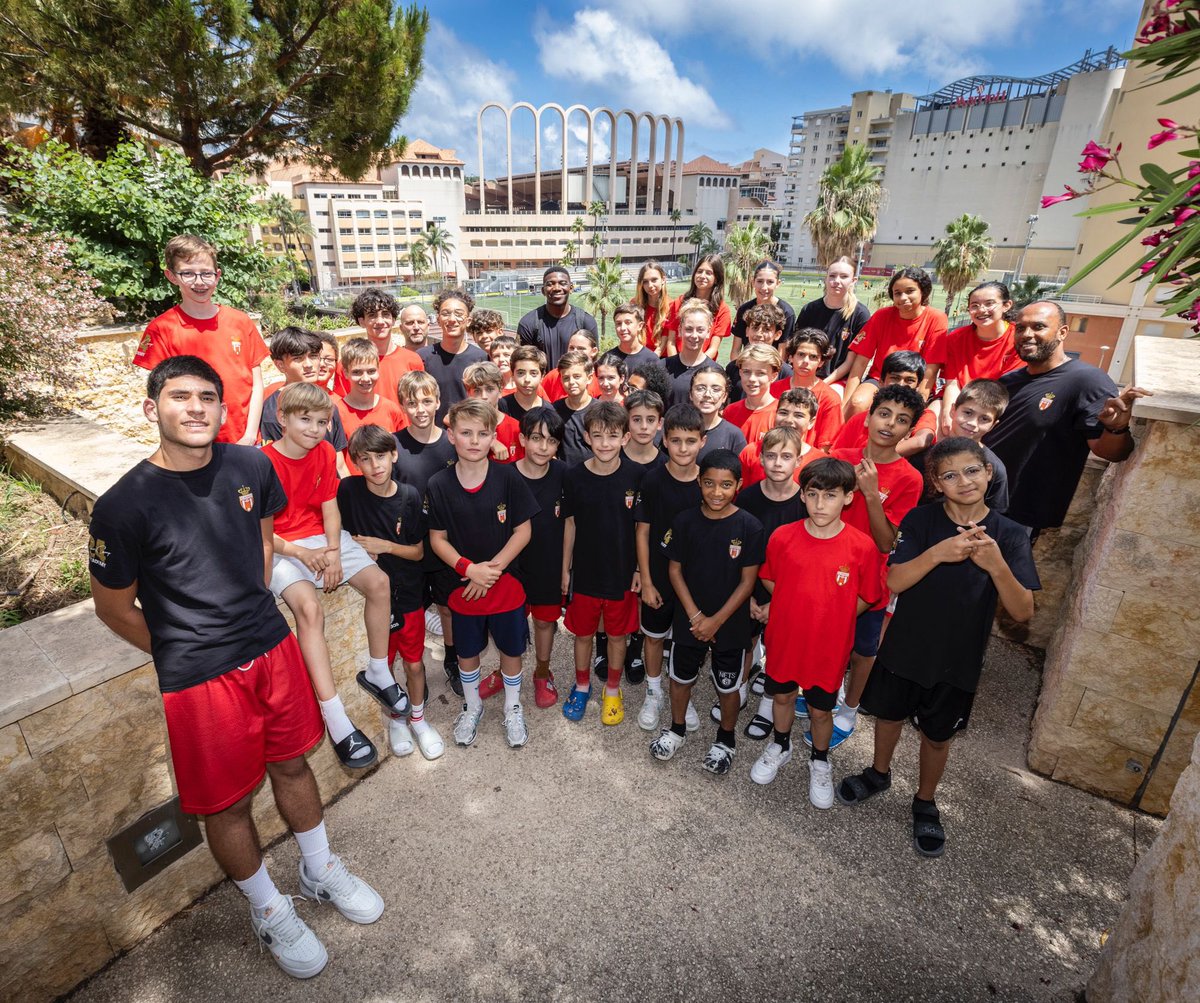 C’est la fin d’une semaine intense de #Yakademy24 et
J’ai adoré passer cette semaine avec vous 🙌🏾

Vous avez tous été au top, basketteurs en herbe, coachs, organisation, équipementier, stade Louis II, merci à TOUS !!!
