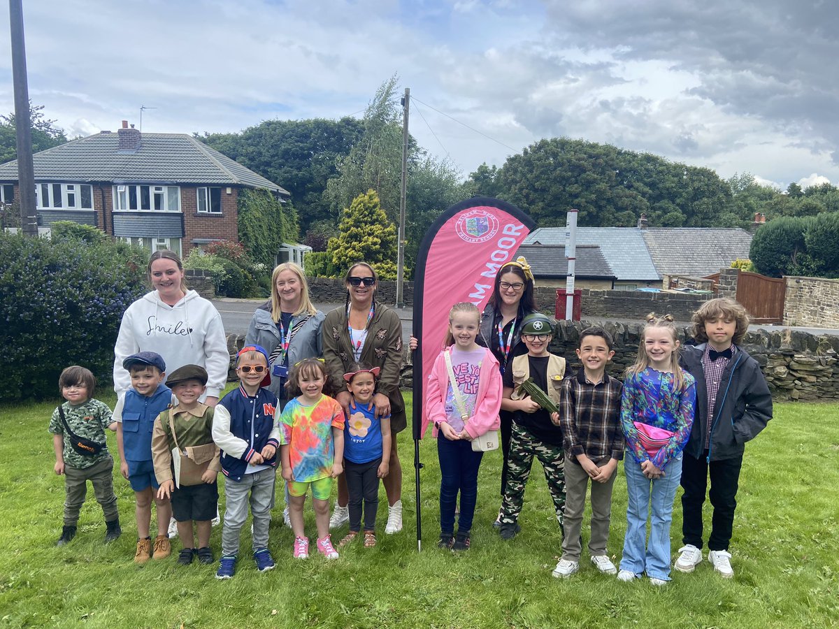 Brilliant to be part of the Meltham Memories Retro weekend parade today.  Thanks to all staff and families who came out to help us represent school. #mmcommunity