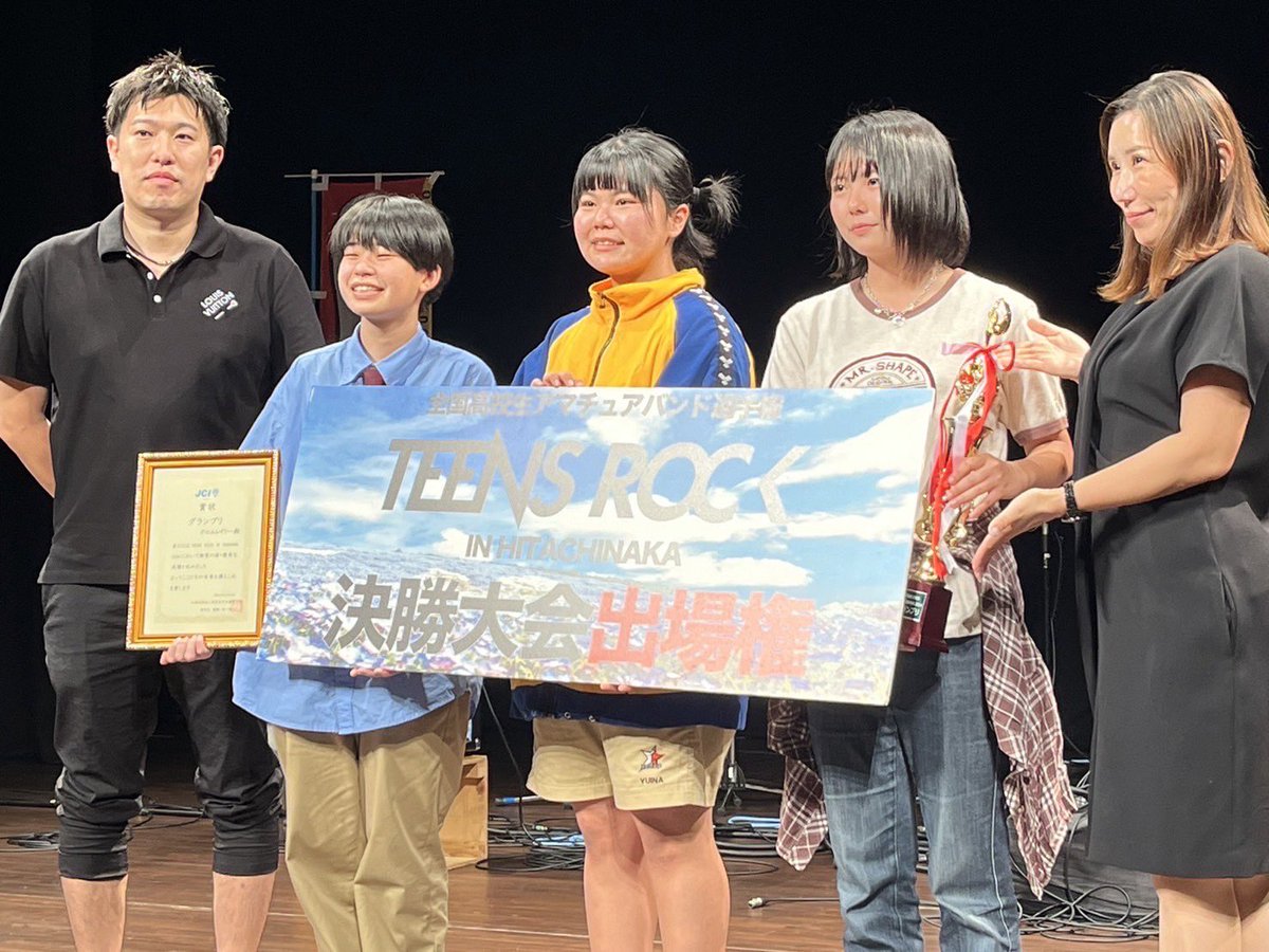 クロムレイリー tweet media