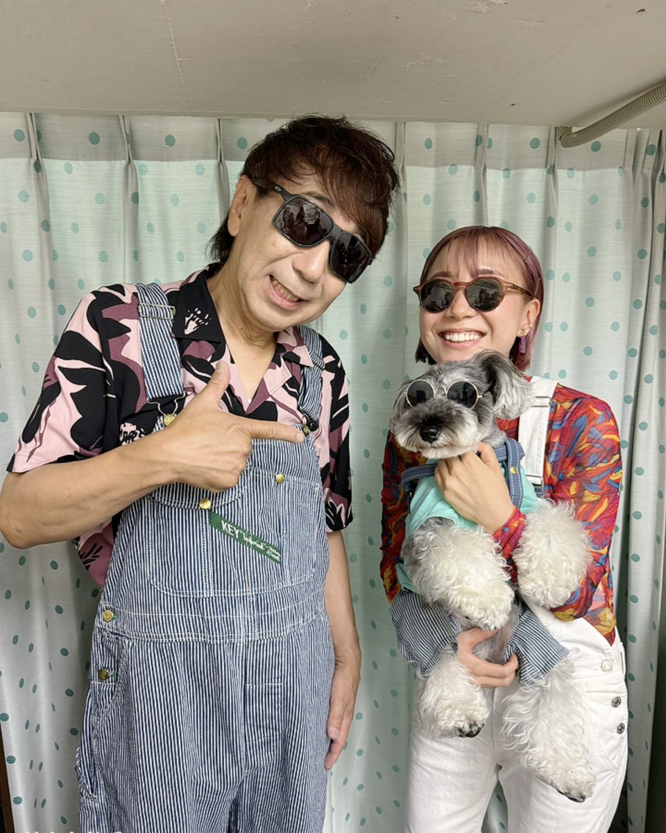 #木根ファミリーLIVE
『Ring × Ring × Ring』行ってきました♪
今回久しぶりのユンカース絵本と新作Ringグッズの会場販売で参戦♪
リングを挟んで木根さんとshaoちゃんの爆笑天然トークで元気を貰い
2人の優しい音色に耳と心を癒された1日でした😊💕
#tmnetwork  #ユンカース #ミニチュアシュナウザー