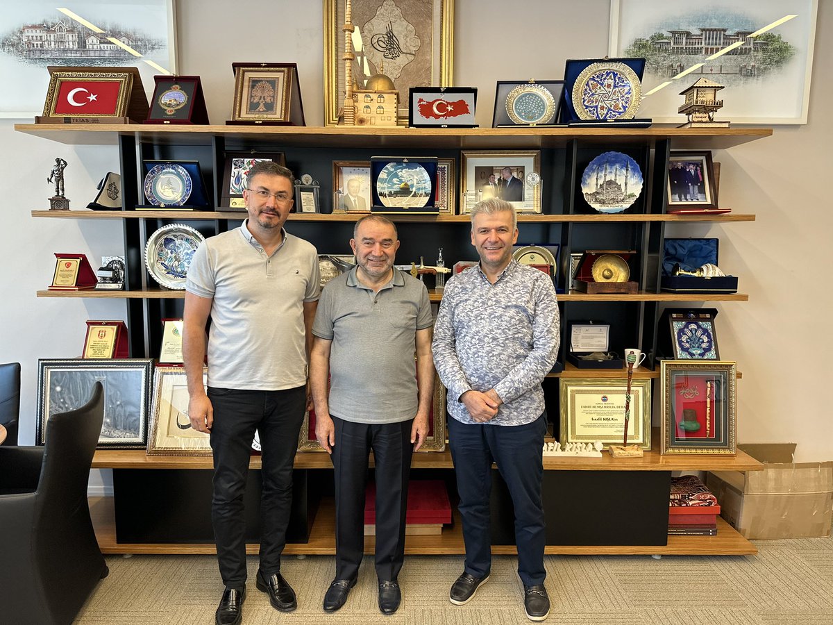 Nefsimiz sık sık Sur’a üfleyelim istiyor, soluğu <a href="/israfilkisla/">İsrafil KIŞLA</a>’nın yanında alıyoruz. “Herkes kendi Sur’una kendi üfler” diyor, geri dönüyoruz.