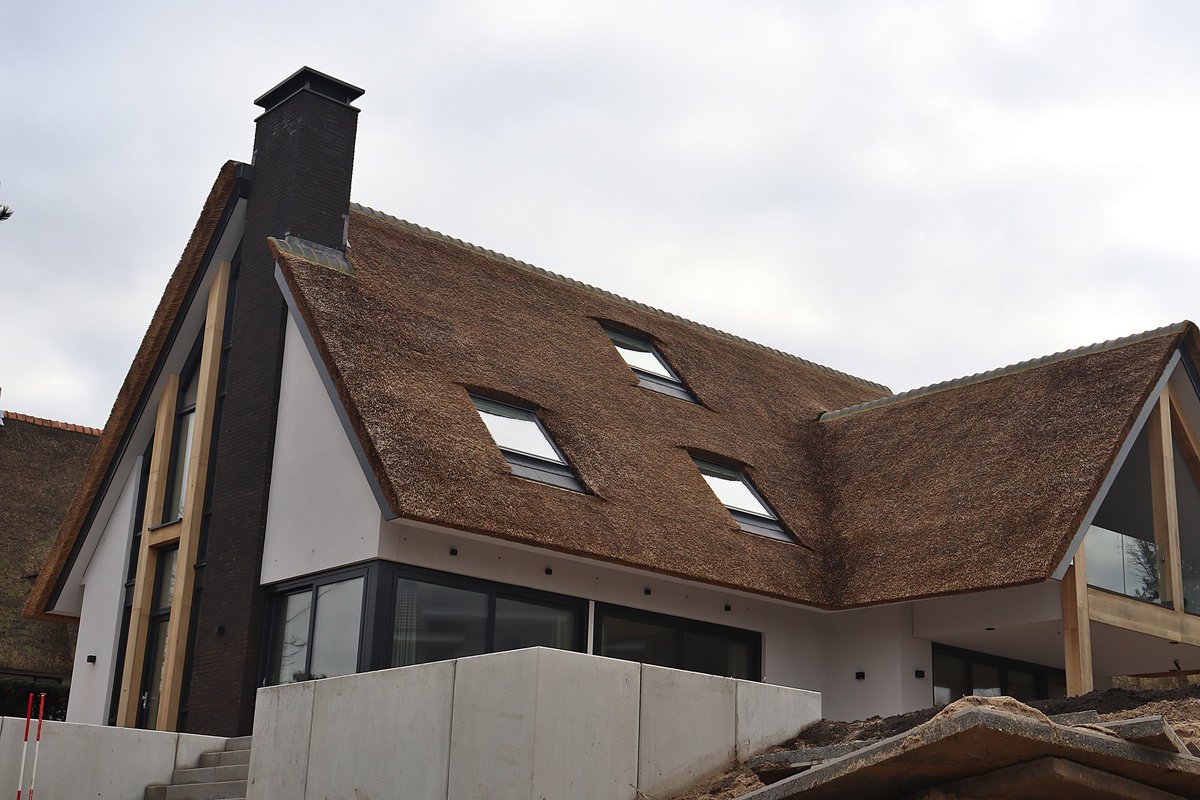 JefKPhotography's tweet image. A photo of a large house which is being build. And the construction is almost done.

#largehouse #largehouses #house #houses #photography #photograph #photographs #photo #photos #picture #pictures #image #images