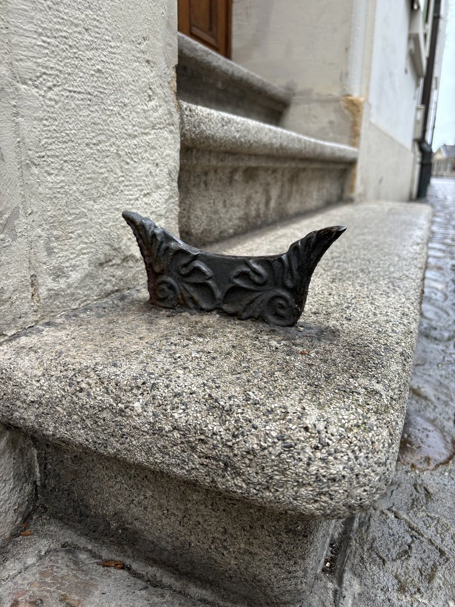 theDuncanMackay's tweet image. The boot scrapers of Basel.
#BootScraperSaturday