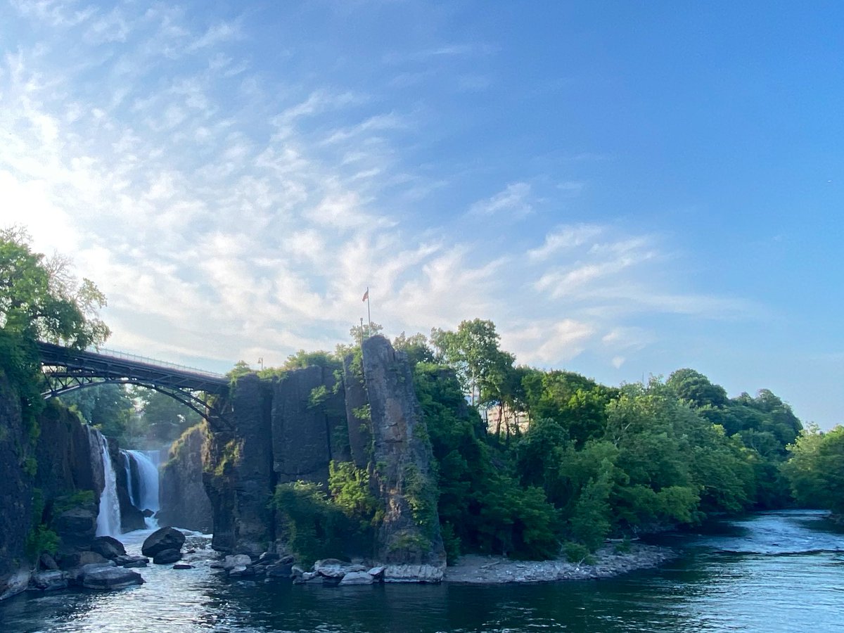 KathleenLevey's tweet photo. Alexander Hamilton, 1905, sculpted by Frank Simmons, Paterson Great Falls National Historical Park. Founding Father and first Secretary of the #US Treasury envisioned the industrial potential of what was then Totowa Falls. (Source: Bergen Record) #nj #julyth #saturdayvibes #usa https://t.co/OjWnB3Pkgf