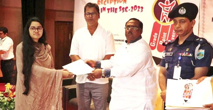 শিক্ষার্থীদের মানবিক গুণাবলি অর্জন করতে হবে: খাদ্যমন্ত্রী