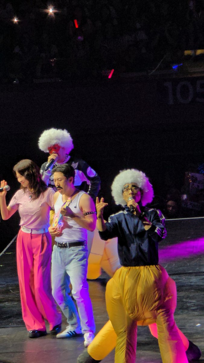 saranghaltae's tweet photo. Guess the song genre 😂

#RUNNINGMANinMANILA 
#RUN2UinMANILA https://t.co/Izgcai4JL3