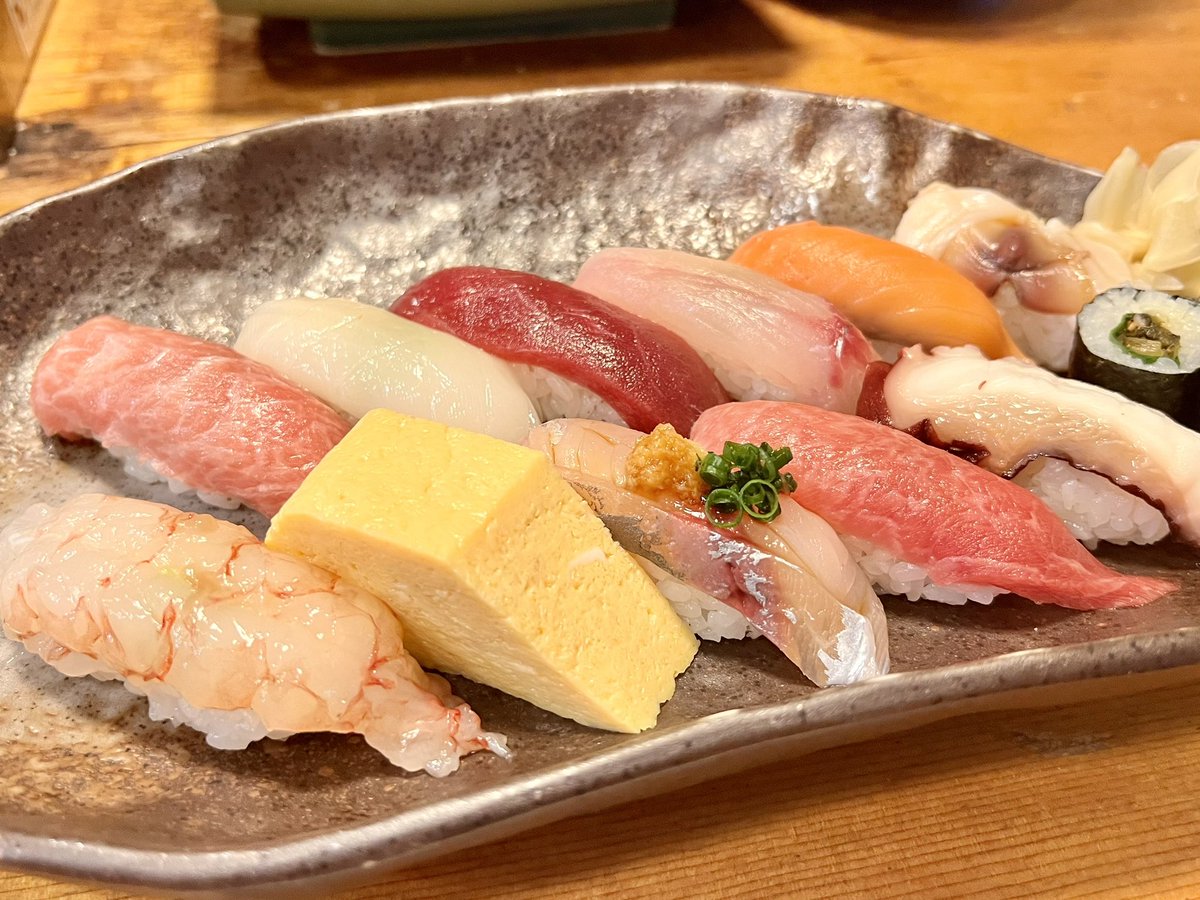 itbs_shige's tweet photo. 町にぎり愛好家うめ厳選！
板橋区町にぎりランキング♪
第２弾‼︎満を持して更新♡
なお異論は認める⁉︎

１位：鮨処藤
２位：すし処さとう
３位：魚金寿司すず木
４位：三園いろは寿司
５位：芳寿司
６位：二葉鮨
７位：すしの磯浜
８位：徳丸いろは寿司
９位：おかの鮨
10位：折鶴寿司 https://t.co/ChN3UmCXkd