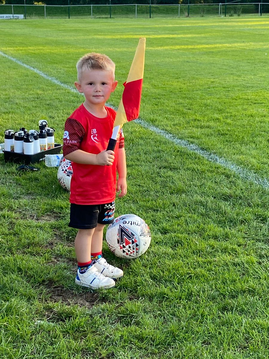 CaerauDistrict's tweet image. Big happy 4th birthday to one of our mascots Egan 🖤❤️ @bullyccfc @NaomiBrads_xo #footballfamily