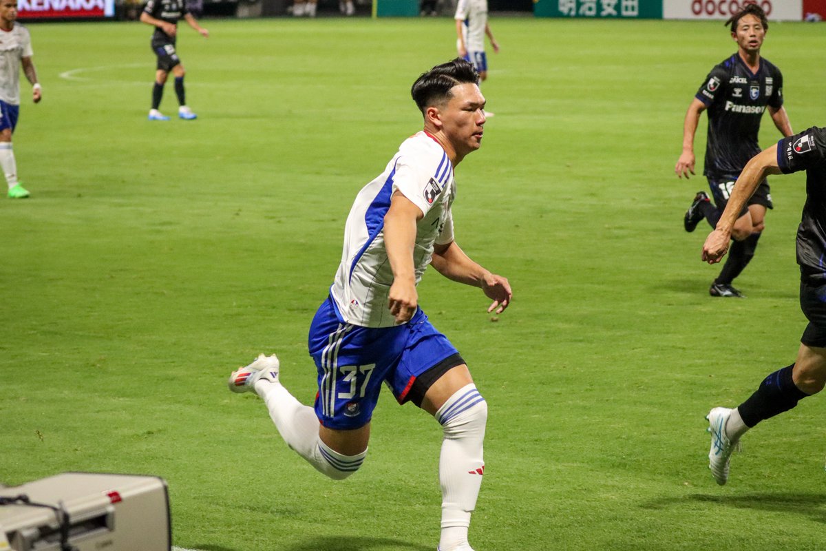 nao_sr_my's tweet image. 俺がなんとかしてやる！って気持ちを感じる選手。
ワクワクしたよ。
勝ってみんなで喜びたいね。
頑張ろう。やるしかないんだから。

#fmarinos #マリノス
#塩貝健人