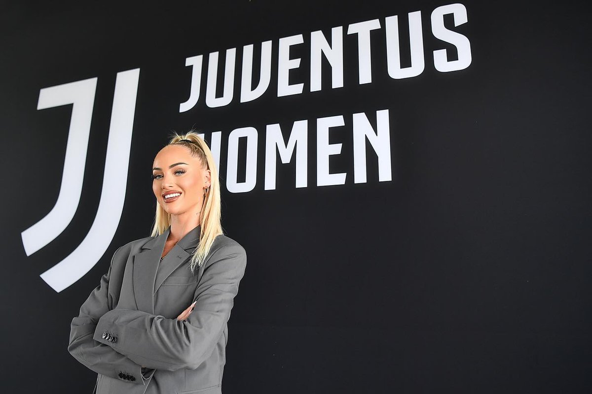 New chapter, couldn’t be more happy 💪🏼, Forza Juve⚪️⚫️