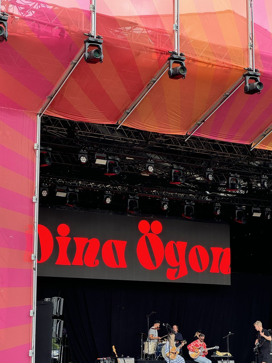 Mens vi venter… ☀️🎶🇸🇪
#RoskildeFestival