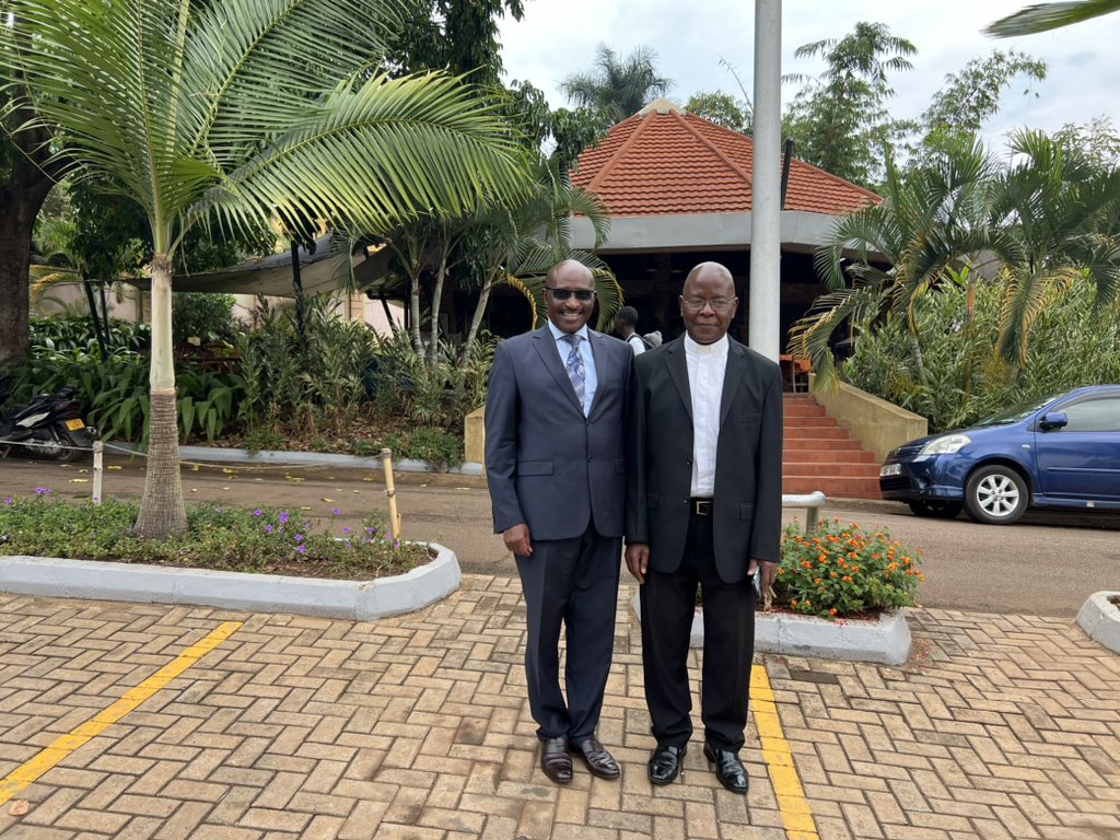 simonmulongo's tweet image. Awesome reunion! Met Fr. #Masai after 14 years at the wedding of Trinity and Joanita, son and daughter of Dr. #Engoru and Justice #Musota, at #UgandaMartyrsBasilica, #Munyonyo. Great to reconnect! #ReunionMoment #WeddingCelebration