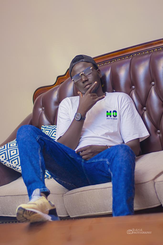 differentboyX's tweet image. Life is just easy as it is, it's depends on you how you want to live it 
#on_my_feet_album coming soon...