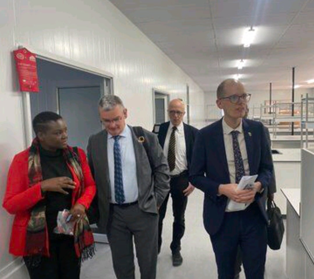 ASEZambia's tweet photo. Throwback to the launch of the Lusaka Blantyre Blantrye Research Facility, supported the Scottish Government and the University of Glasgow. This day marked a milestone in the climate-health sector, and we are honoured to have been a part of it.
#solar #RenewableEnergy #zambia https://t.co/oZwoMjFelx