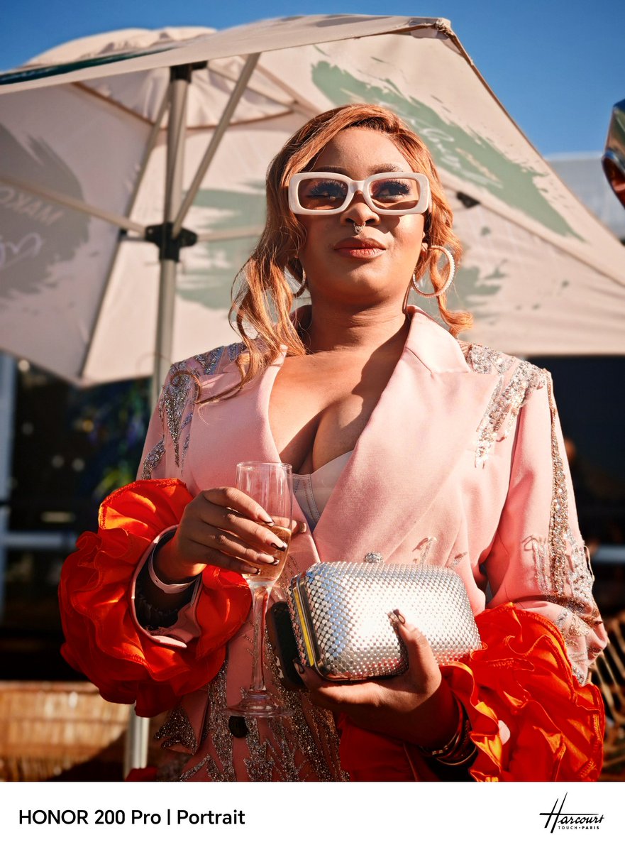 HonorAfrica's tweet photo. HONOR has arrived at the marquee!

We're riding the wave and the energy is electric!

People are rocking their outfits and we're loving it! 

#HONOR200Series is capturing all the fashion highlights

#HDJRideTheWave https://t.co/0SHnmm6QdM