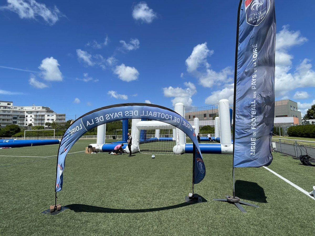 LigueFootLFPL's tweet photo. [Nouvelles Pratiques]

🔥 Toujours à @VilleStNazaire avec du #foot5 mais aussi du #Futnet pendant que les tournois de #footenmarchant se poursuivent… un avant-goût de nos animations #footsanté pendant les Jeux Olympiques à La Beaujoire du 24/07 au 08/08 prochains 👌⚽️ https://t.co/0dQDG3jHY7