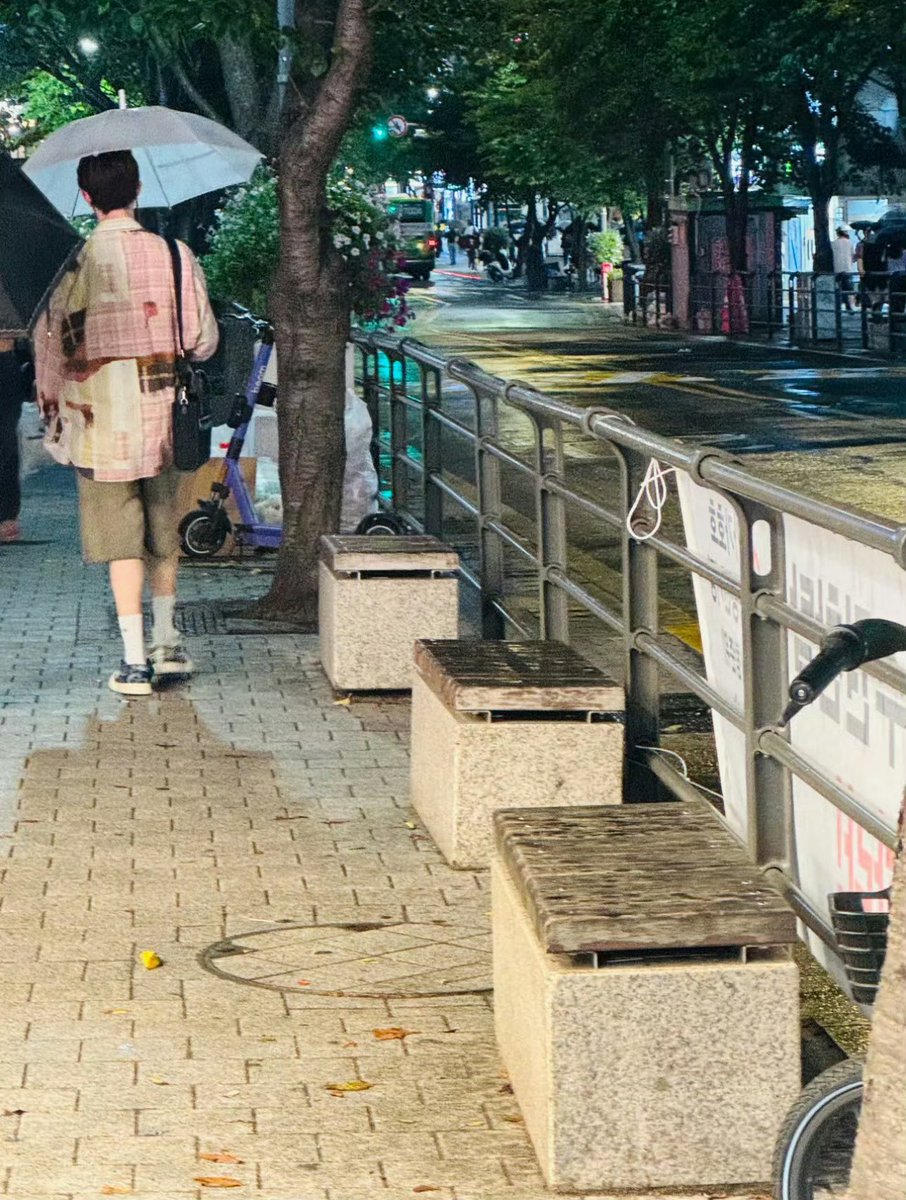 ㅜㅜ
하오님 보고싶어서 목격짤을 쪽쪽 빨아묵음