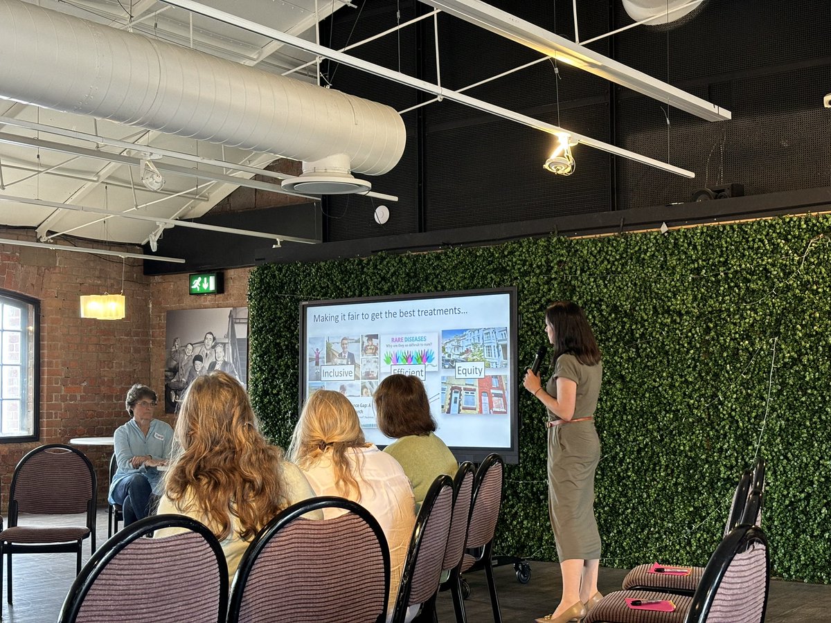 RLWczyk's tweet photo. Transforming the clinical trial infrastructure with a translational ecosystem- fantastic talk from @louise_oni on the exciting opportunities ahead with Lifearc &amp;@Kidney_Research support 🤩 

@alportuk #InformationDay https://t.co/YdEf2yQGZX