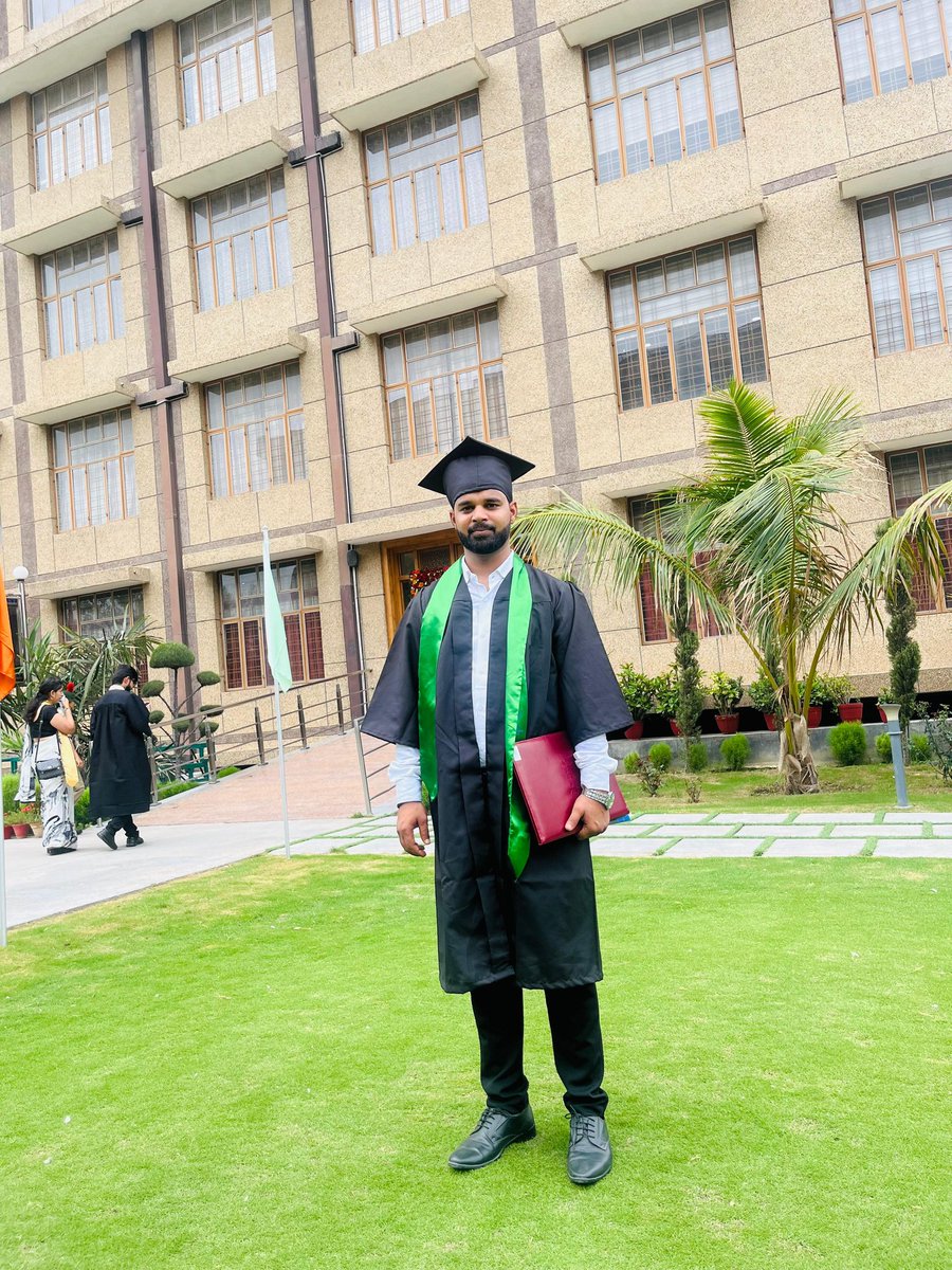 Imajayyadav16's tweet photo. #Congrads🎓 https://t.co/S0la1cJrvl