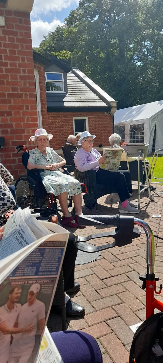 Yesterdays news time in the garden sunshine ☀️ 

#carehomelife #lymm #carehome