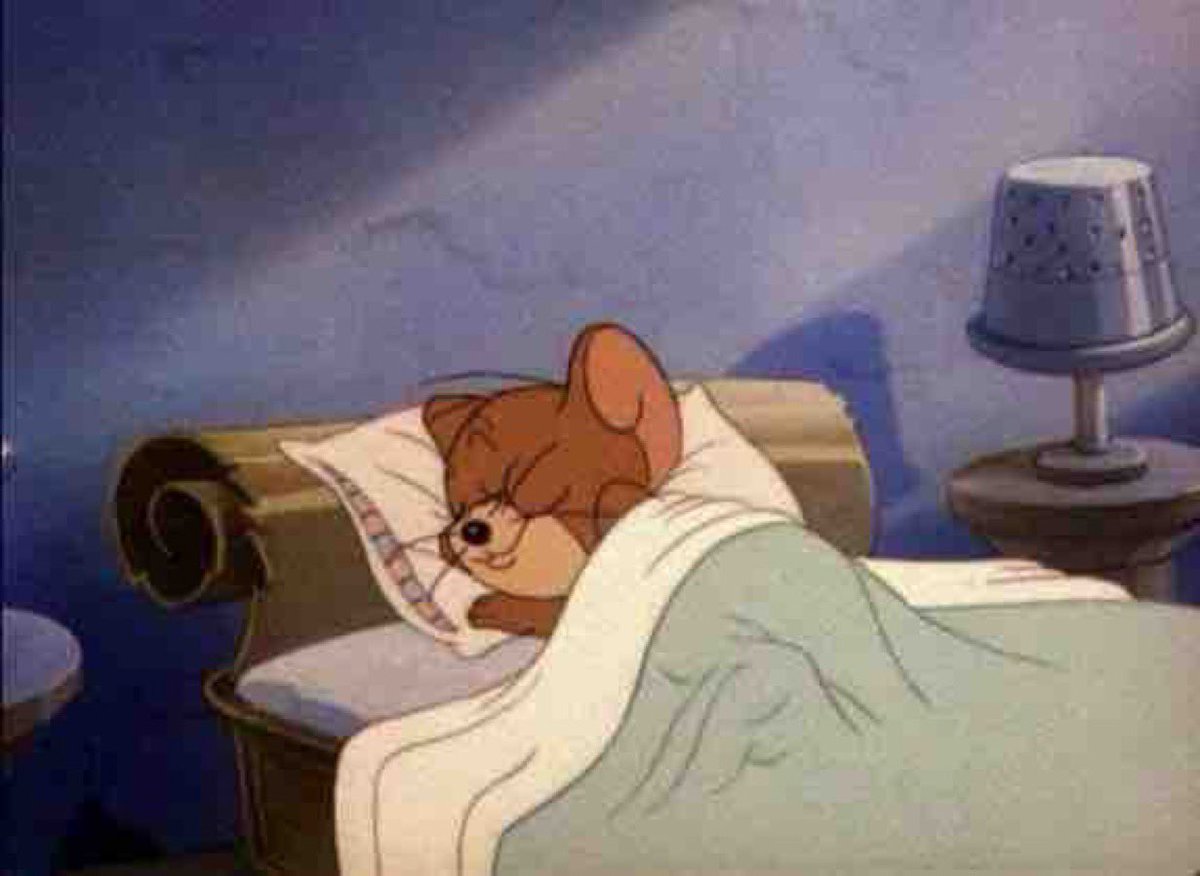 “Dicen que uno siempre regresa a donde fue feliz”

— Yo, a cada rato regresando a mi cama a dormir.