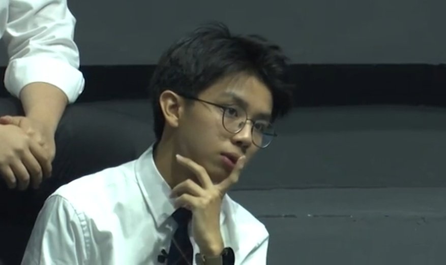 3srnoo's tweet image. omg he was so so so attractive, I CAN'T HWHW. 
GIVE ME UR heart.. *alafyu* #Kevineps4