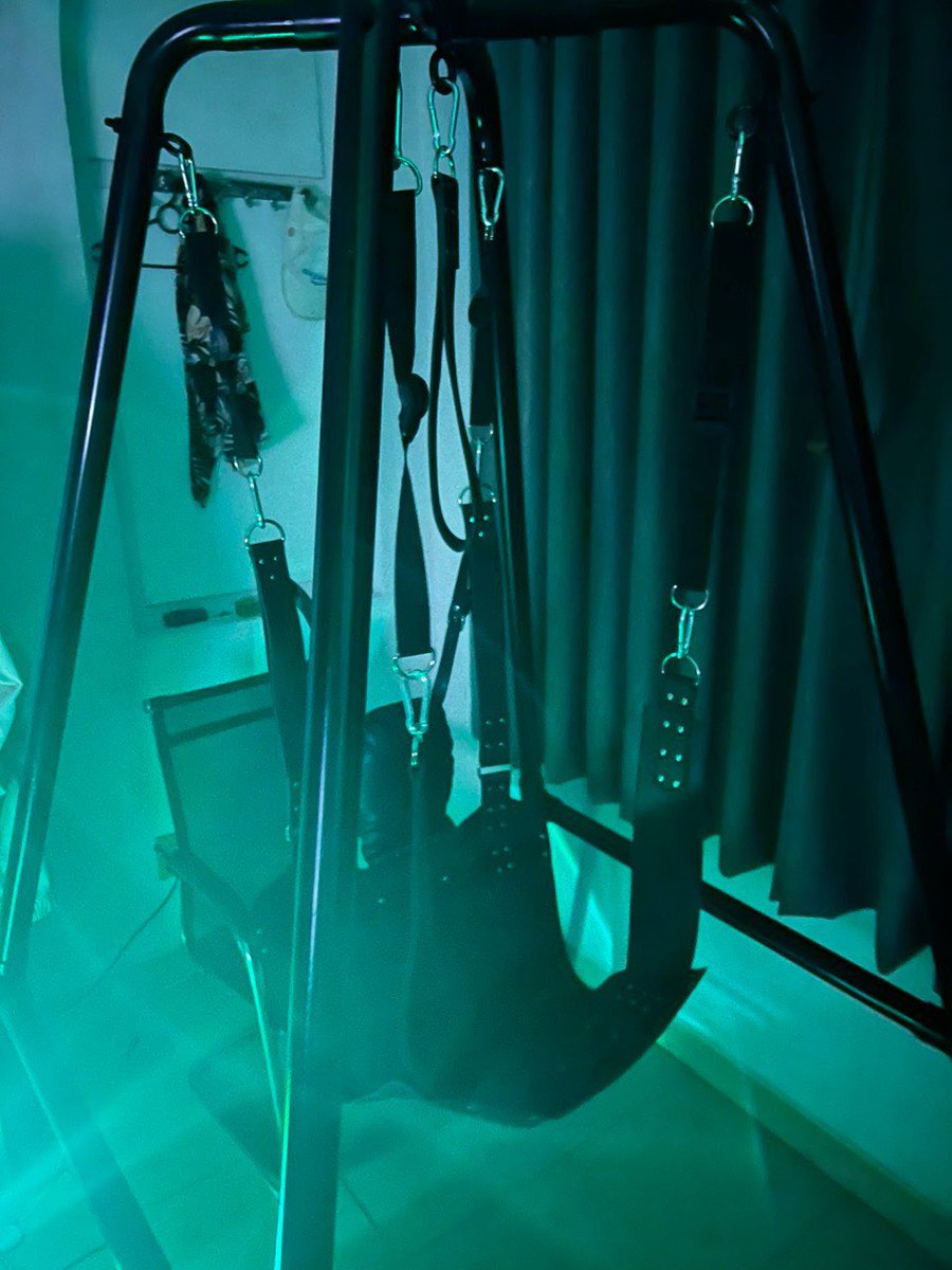 versfunsome's tweet image. Mới sắm sling ai dâm Cuto muốn chơi some thì ib