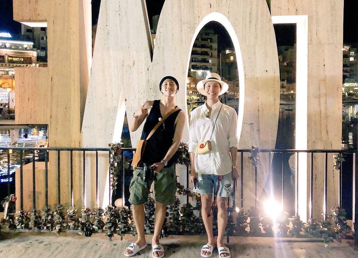 borabtsbora's tweet image. 나무와 햇살