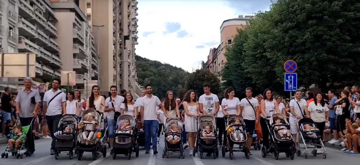 patriotikogr's tweet photo. Family Pride:
Η πραγματική παρέλαση υπερηφάνειας θα διοργανωθεί στη Θεσσαλονίκη στις 19.00!
H παρέλαση της περήφανης Ελληνικής οικογένειας ‼️

Το... αυτονόητο θα συμβεί στη #Θεσσαλονίκη καθώς κόντρα στα ήθη και τα έθιμα που θέλουν να επιβάλουν ορισμένοι ως κανονικότητα, θα διοργανωθεί το #Family_Pride, η πραγματική παρέλαση υπερηφάνειας για κάθε Έλληνα.
Αναλυτικά σύμφωνα με το διαδικτυακό κάλεσμα, το Σάββατο 6 Ιουλίου στις 19:00 έχει προγραμματιστεί στον #Λευκό_Πύργο παρέλαση περήφανης οικογένειας (Family Pride).

«Ελάτε να δείξουμε πόσοι πολλοί είμαστε στη Θεσσαλονίκη» αναφέρει και συμπληρώνει «να δείξουμε τι είμαστε οι περισσότεροι σε αυτή την πόλη». #Ελλάδα #Οικογένεια #Ορθοδοξία