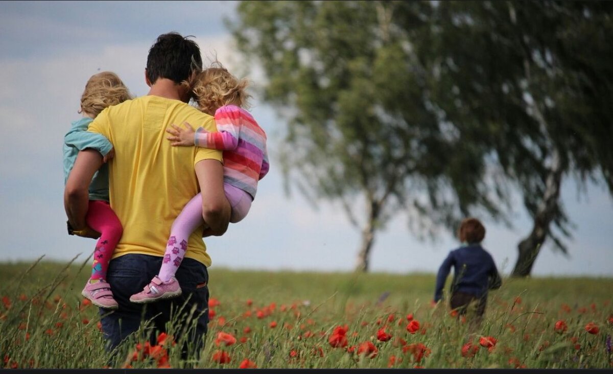Family Pride:
Η πραγματική παρέλαση υπερηφάνειας θα διοργανωθεί στη Θεσσαλονίκη στις 19.00!
H παρέλαση της περήφανης Ελληνικής οικογένειας ‼️

Το... αυτονόητο θα συμβεί στη #Θεσσαλονίκη καθώς κόντρα στα ήθη και τα έθιμα που θέλουν να επιβάλουν ορισμένοι ως κανονικότητα, θα