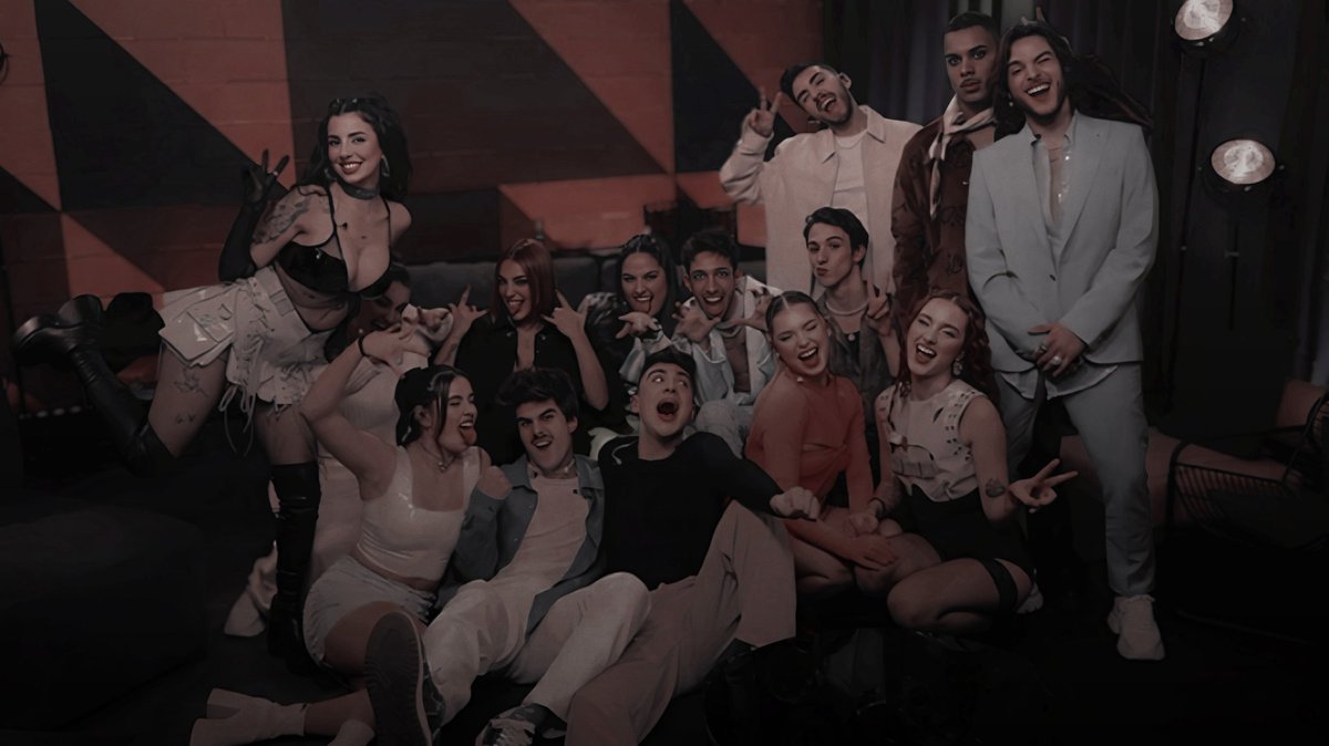 DAND0TUMB0S's tweet image. ㅤ

                🏫     ...      𝗹𝗮𝘀 𝗲𝗻𝗰𝗶𝗻𝗮𝘀 𝘅 𝗼𝘁
                 atrévete  a  entrar  ———
               𝘀𝗾𝘂𝗮𝗱  inspirado  en  élite.
                   (    + info en el hilo    )

ㅤ