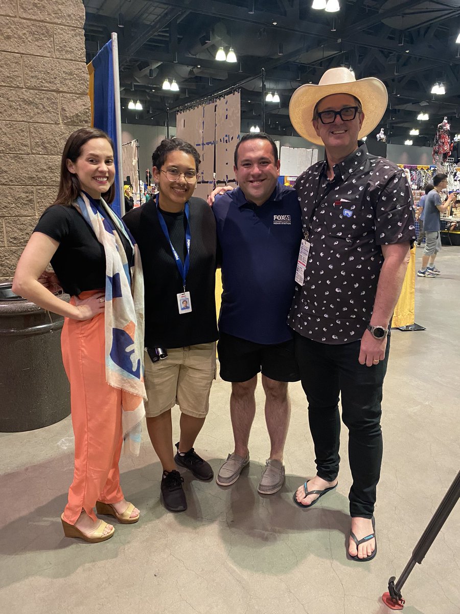 I got to meet the voice actors behind Bandit and Chilli from <a href="/OfficialBlueyTV/">Official Bluey TV</a> at work today while covering <a href="/ConnectiCon/">ConnectiCon</a>!