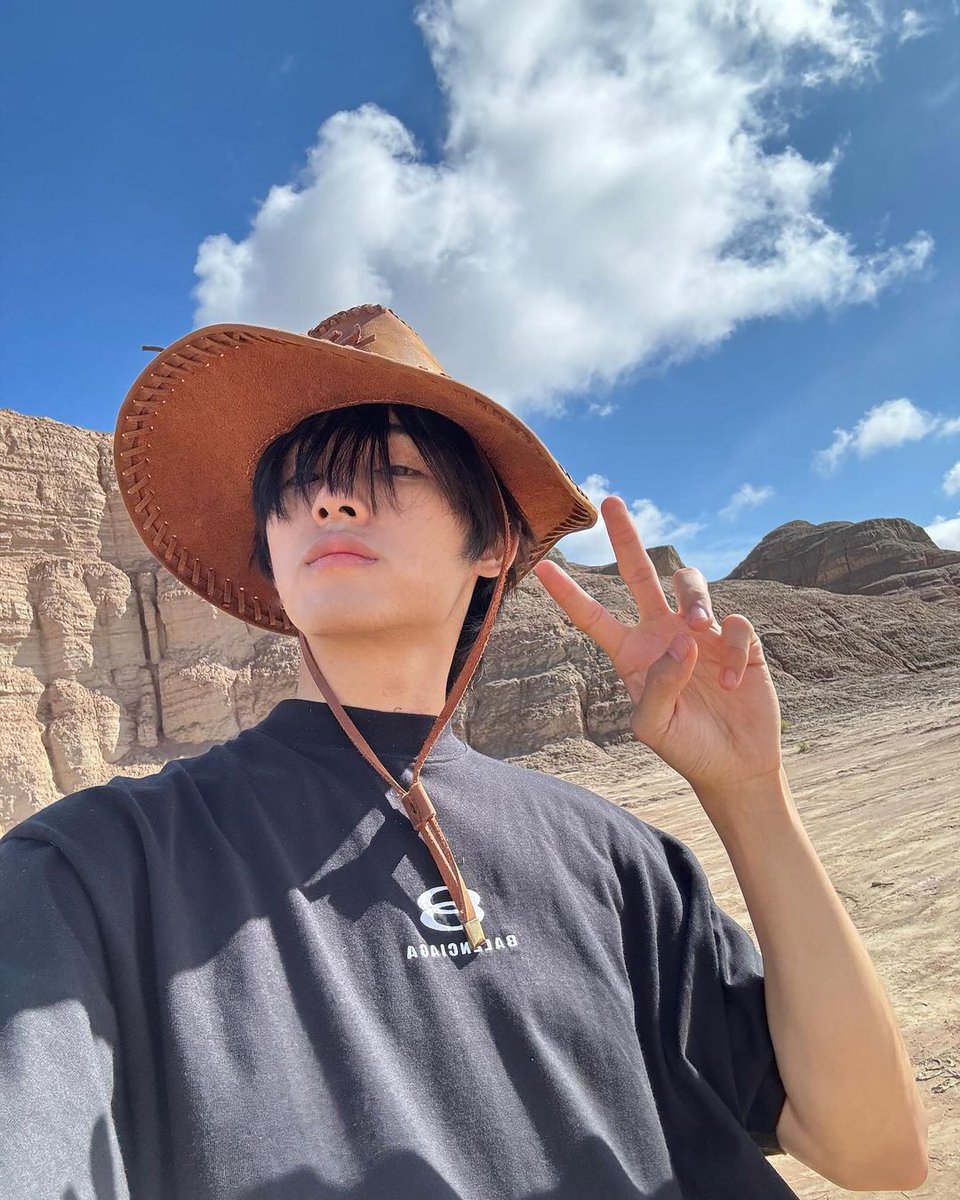 Zaoshang hao. Morning guys