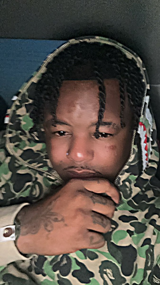 LilRaucy's tweet photo. Dis Dat Bape Talk🗣️🥷🏾 https://t.co/xXrXSbrMsm