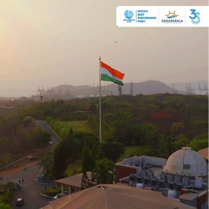 JNPort's tweet photo. Proudly standing tall and waving high, just like the Indian spirit!
At JNPA, we're committed to empowering India's growth story. We facilitate seamless EXIM trade, connecting businesses to global markets and propelling the Indian economy forward.
#JNPA #ContainerPort #EXIMTrade #GrowingIndia