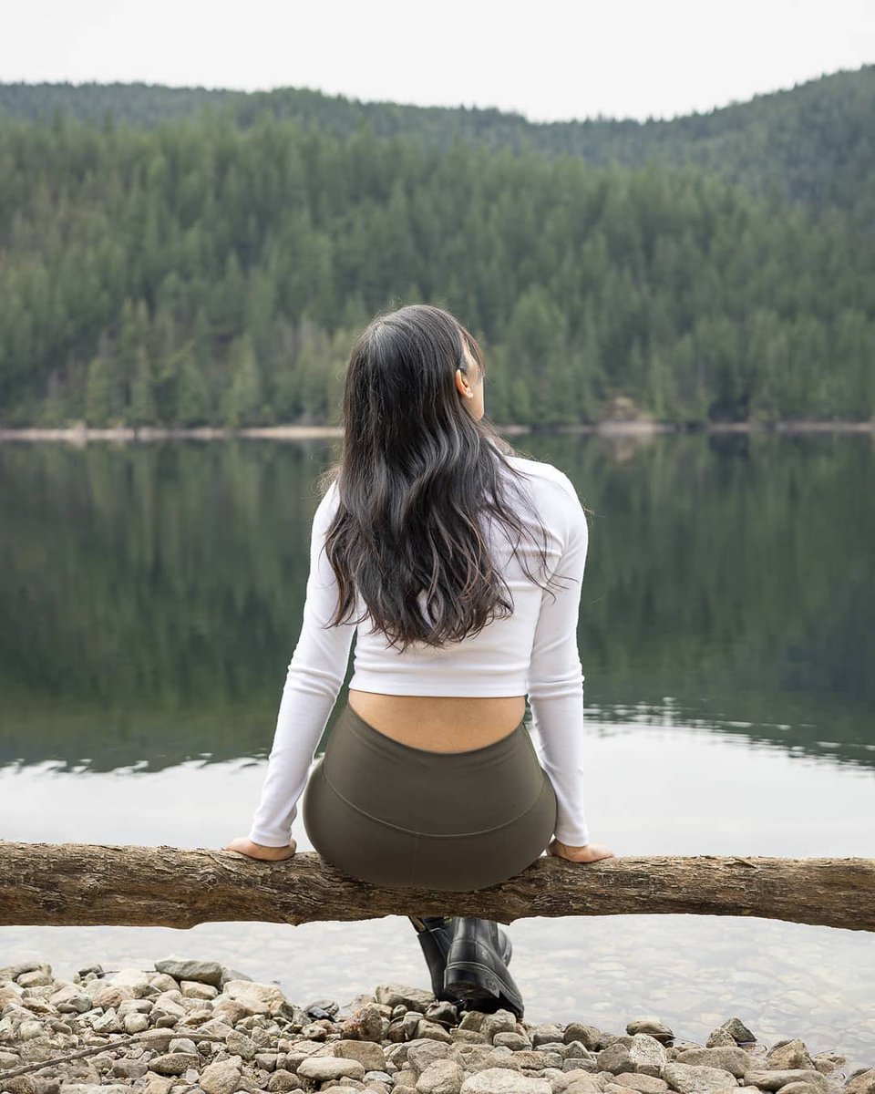 have a little pause in front of this lake🏞️