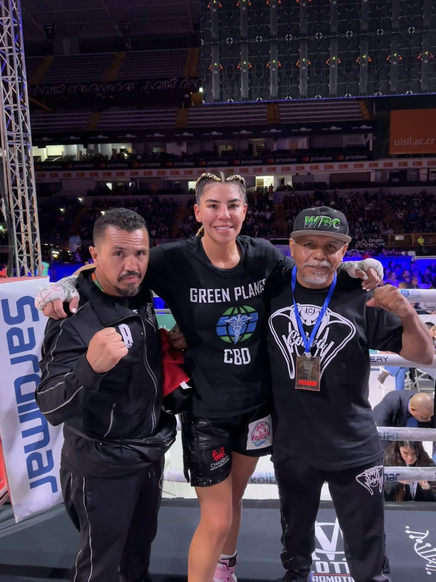 Got the win tonight!!! Easy does it with just the jab 🫡 thank you to my corner tonight and entire team at Salas Boxing Academy