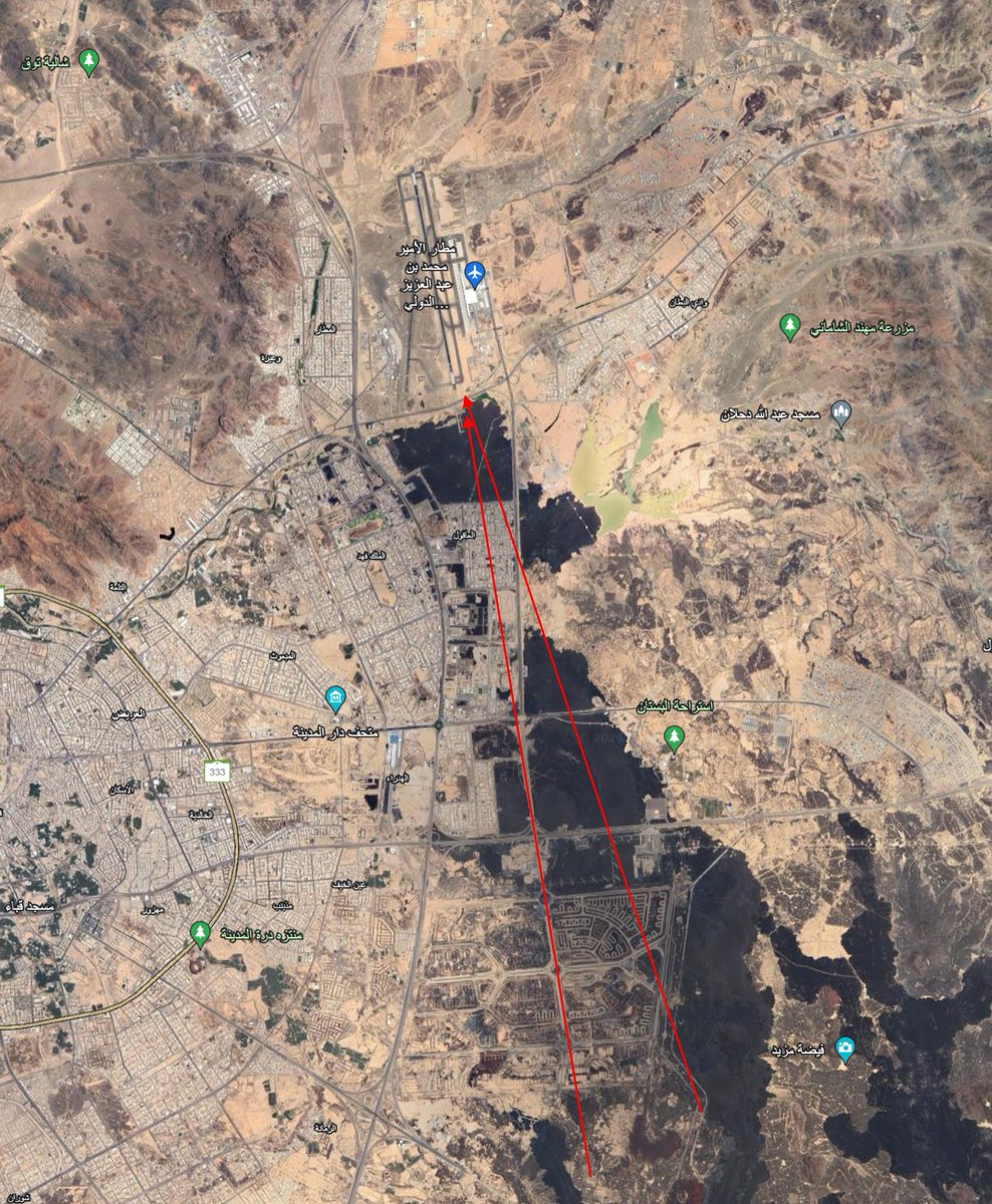 ALMISNID's tweet photo. 🛬ما أثر الحرات على المطارات؟ 🌋
مطار الأمير محمد بن عبدالعزيز في #المدينة .. إنموذجاً

✈️عندما يكون المطار في وسط حرة سوداء أو قريباً منها على سبيل المثال مطار الأمير محمد بن عبدالعزيز في #المدينة فإن سطح الحرة الحالك السواد يمتص أشعة الشمس بكفاءة عالية جداً ويعكس القليل منها، نظراً لأن اللون الأسود يتميز بألبيدو 
منخفض حيث يمتص الضوء بدلاً من انعكاسه، وبالتالي، فإن درجة حرارة الهواء الملاصق للحرة والمحيطة بالمطار ترتفع بشكل كبير، مما يؤدي إلى تكوين فقاعات هوائية ناتجة عن تخلخل جزيئات الهواء، والكتلة الهوائية الحارة تكون قليلة الكثافة نظراً لتمدد الهواء وتباعد جزيئاته.

✈️هذا الوضع يشكل عبئًا على الطائرات التي تمر عبر هذه الأجواء، حيث تسبب المطبات الهوائية أحيانًا. وهذه الظاهرة تميز مطار المدينة عن غيره من المطارات في #السعودية، خاصة في فصل #الصيف، عندما تقدم الطائرات من الجهة الجنوبية من المطار، وفي تلك الظروف الجوية الحارة، تحتاج الطائرات إلى مسافة أطول للإقلاع والهبوط، وقد يتطلب الأمر أحيانًا تقليل الحمولة.

✈️الظروف الجوية الجغرافية تلك دفعت الهيئة العامة للطيران المدني إلى منع قيادة رحلات مطار المدينة من قبل مساعدي الطيارين، والتشديد على قيادة الطيارين المحترفين فقط. 

✈️ وفي الختام .. معرفة الركاب بالسبب والمسببات وراء المطبات الهوائية، وزيادة الوعي لديهم بشأن سلامة الطيران، يجعلهم أكثر طمأنينة عند ركوب الطائرة، مقارنة بعدم معرفتهم بمثل هذه المعلومات .. هذا والله أعلم.

في تغريدة قادمة ..
ما السبب الجغرافي في وعورة مسلك مطار #أبها؟