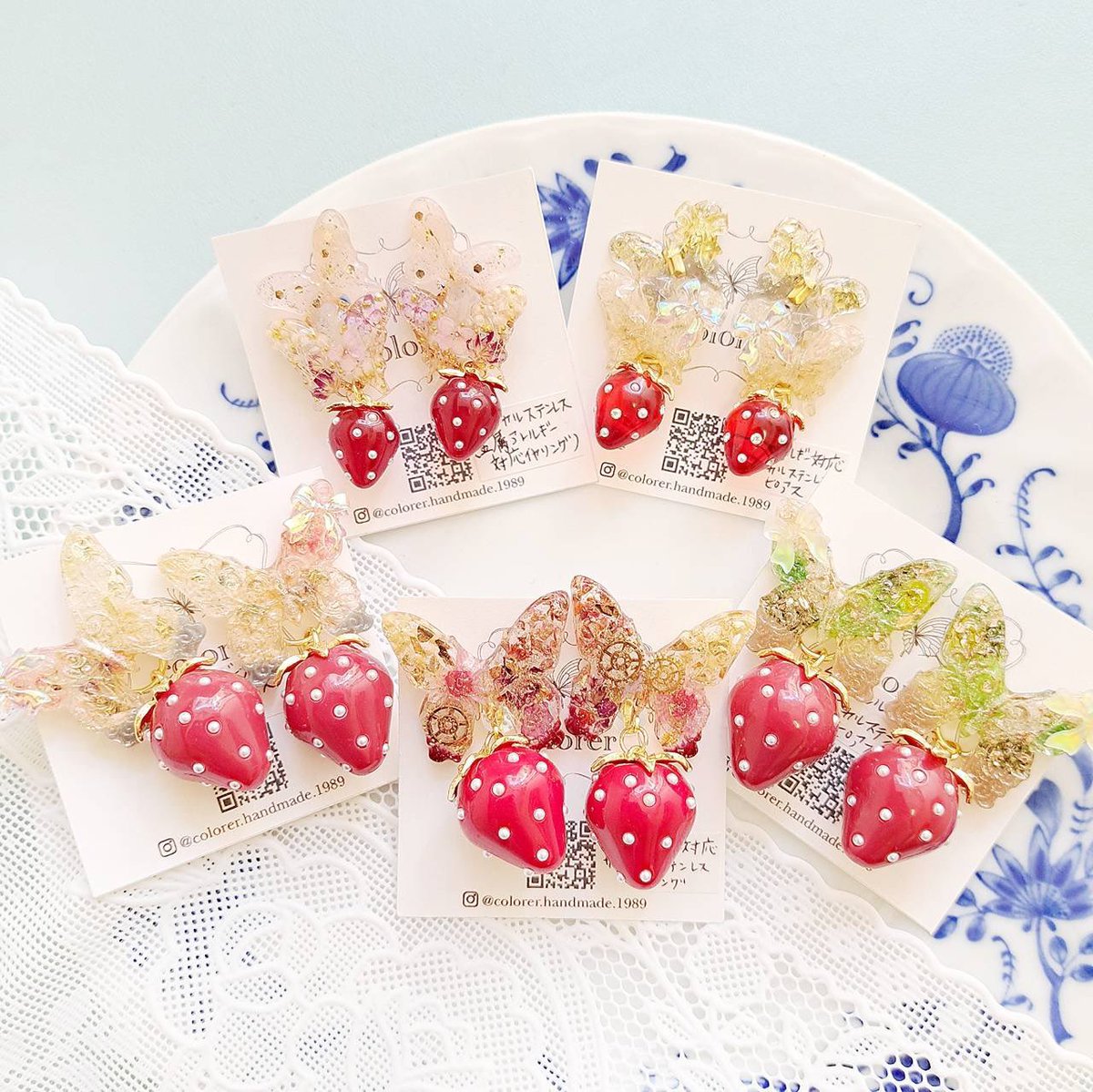 handmadecolorer's tweet photo. 本日最終日です🦋🍓
#カラコレ7 #はこみっつ　
皆さま是非お立ち寄りくださいませ〜😃
@hakomittsu 

#ハンドメイド #ハンドメイドアクセサリー #ハンドメイドショップ #大阪 #中崎町 #推しカラー #蝶々のアクセサリー #1点もの
#カラコレ #苺アクセサリー https://t.co/y2xiAtAj6o