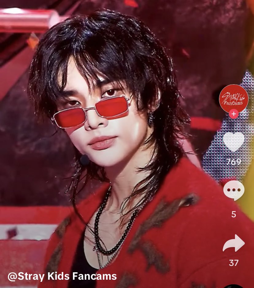 skzscoups's tweet photo. looking like this should be illegal https://t.co/Y6EzbUQGnv