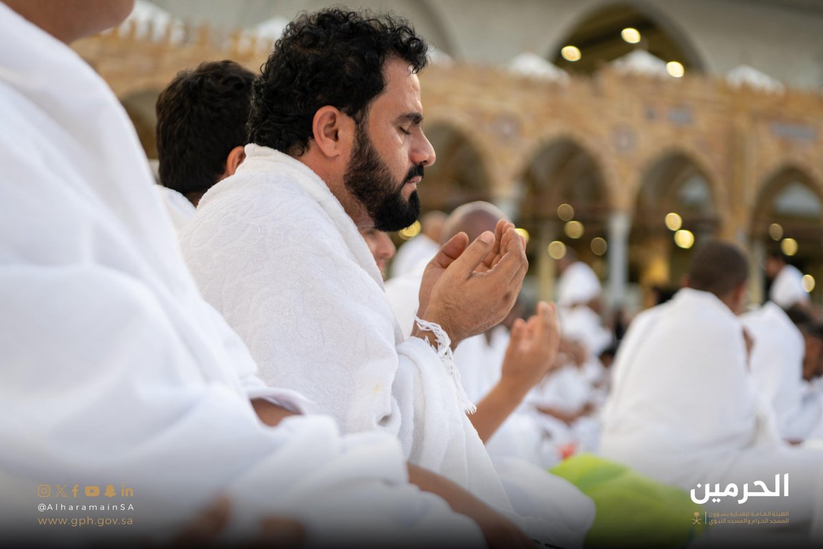 RAlbaidhani's tweet photo. #أنفاس_الصباح   (15)

اللهم عافني في بدني، اللهم عافني في سمعي، اللهم عافني في بصري، لا إله إلا أنت..
اللهم إني أعوذ بك من الكفر والفقر، اللهم إني أعوذ بك من عذاب القبر، لا إله إلا أنت.
(ثلاث مرات)
#أذكار_الصباح 

#صباح_الخير https://t.co/zBYHDzw2Ul
