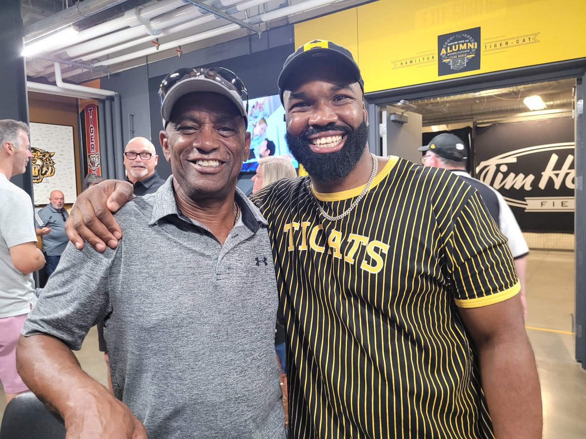 I bet 'ya #Ticats Wall of Honour and @CFHOF member Less Browne also be happy after that #BoatmanBashing ballgame!

#KingsOfDefence  #15 and #21